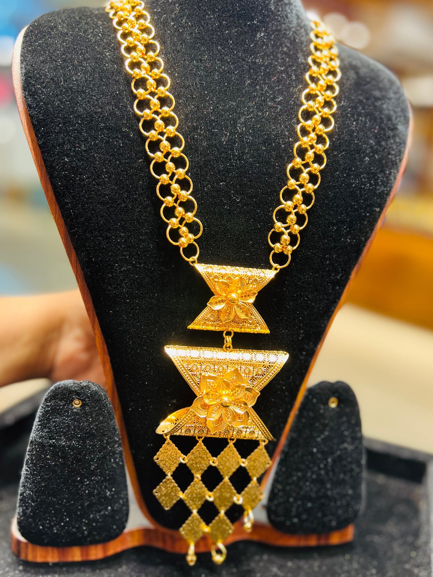 Stylish Mop Chain Necklace – Modern Traditional Touch Mirpur Jewelry City
