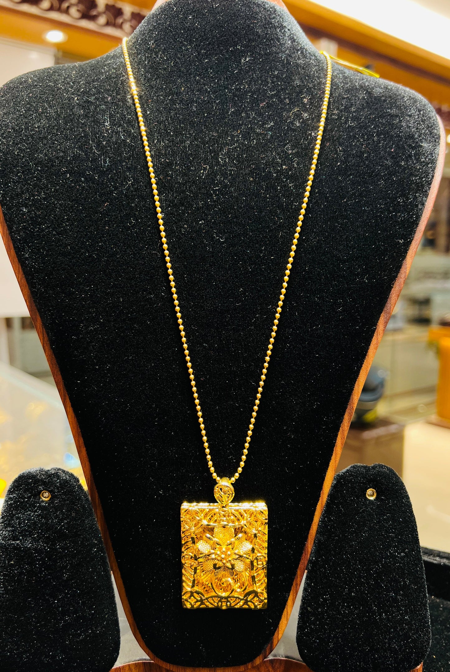 Elegant Chain with Loket – Premium Finish Necklace Mirpur Jewelry City