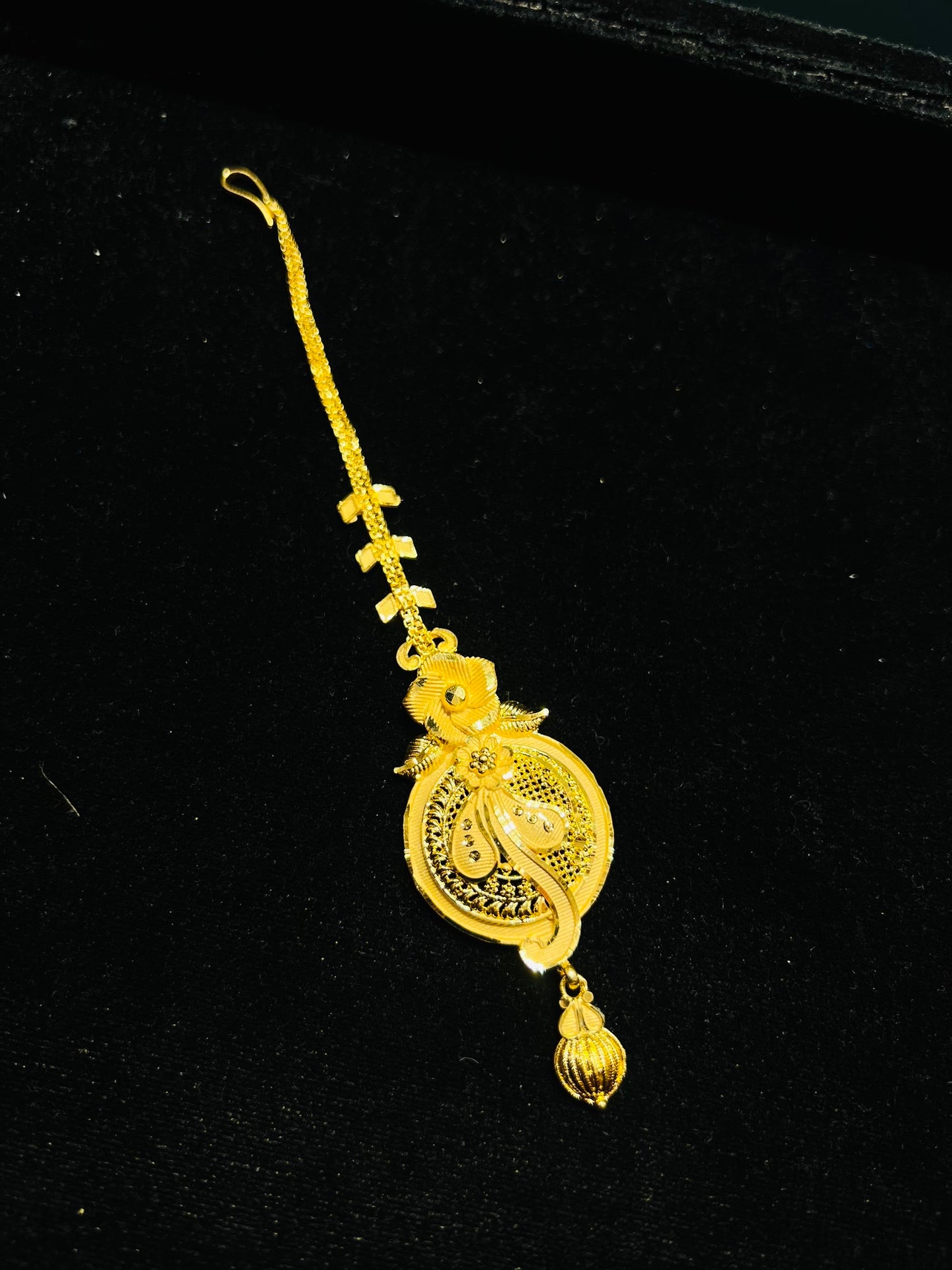 Stylish Simple Tikli – Simple Traditional Touch