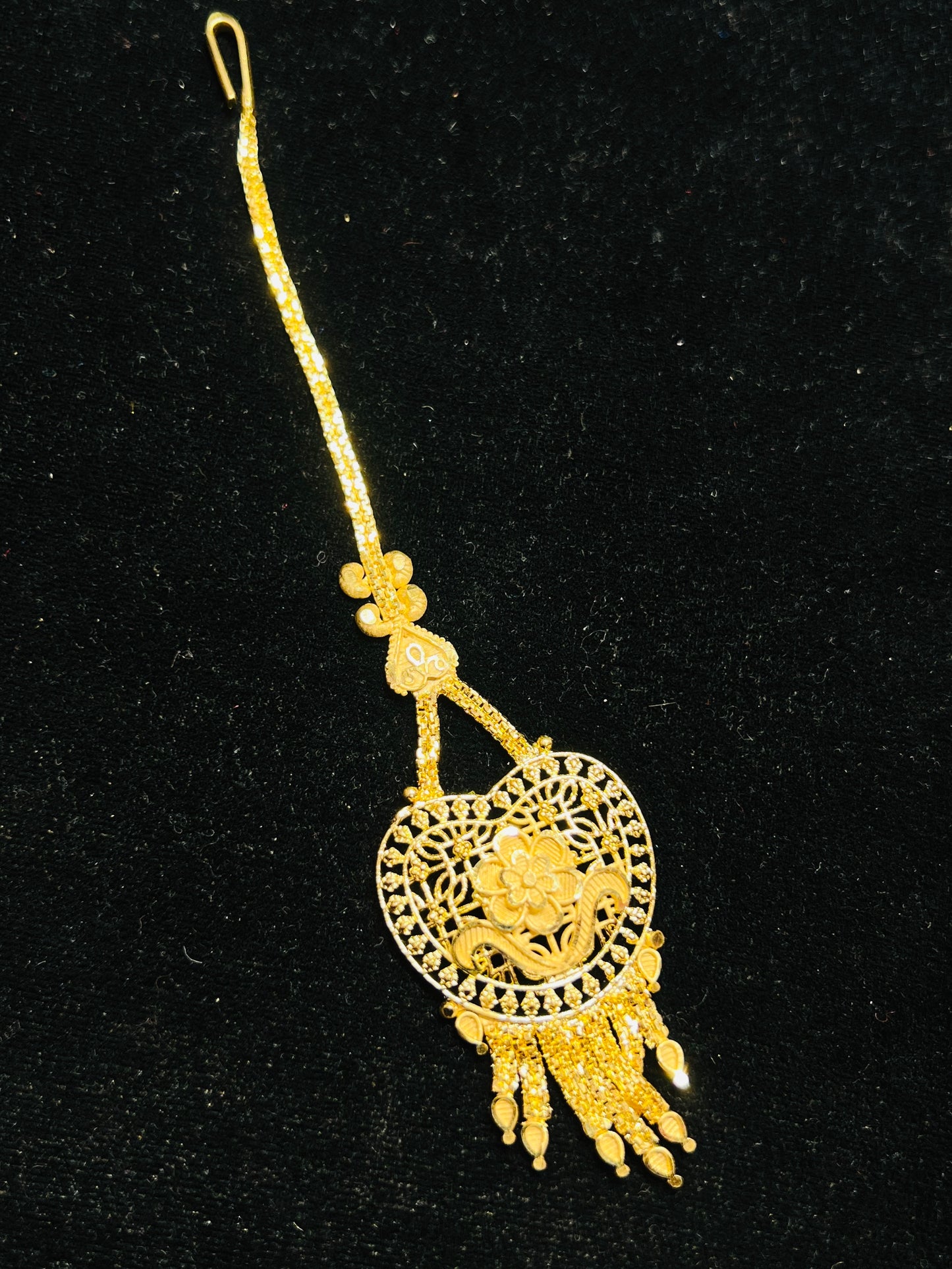 Elegant Minimal Tikli – Simple Bridal & Party Use