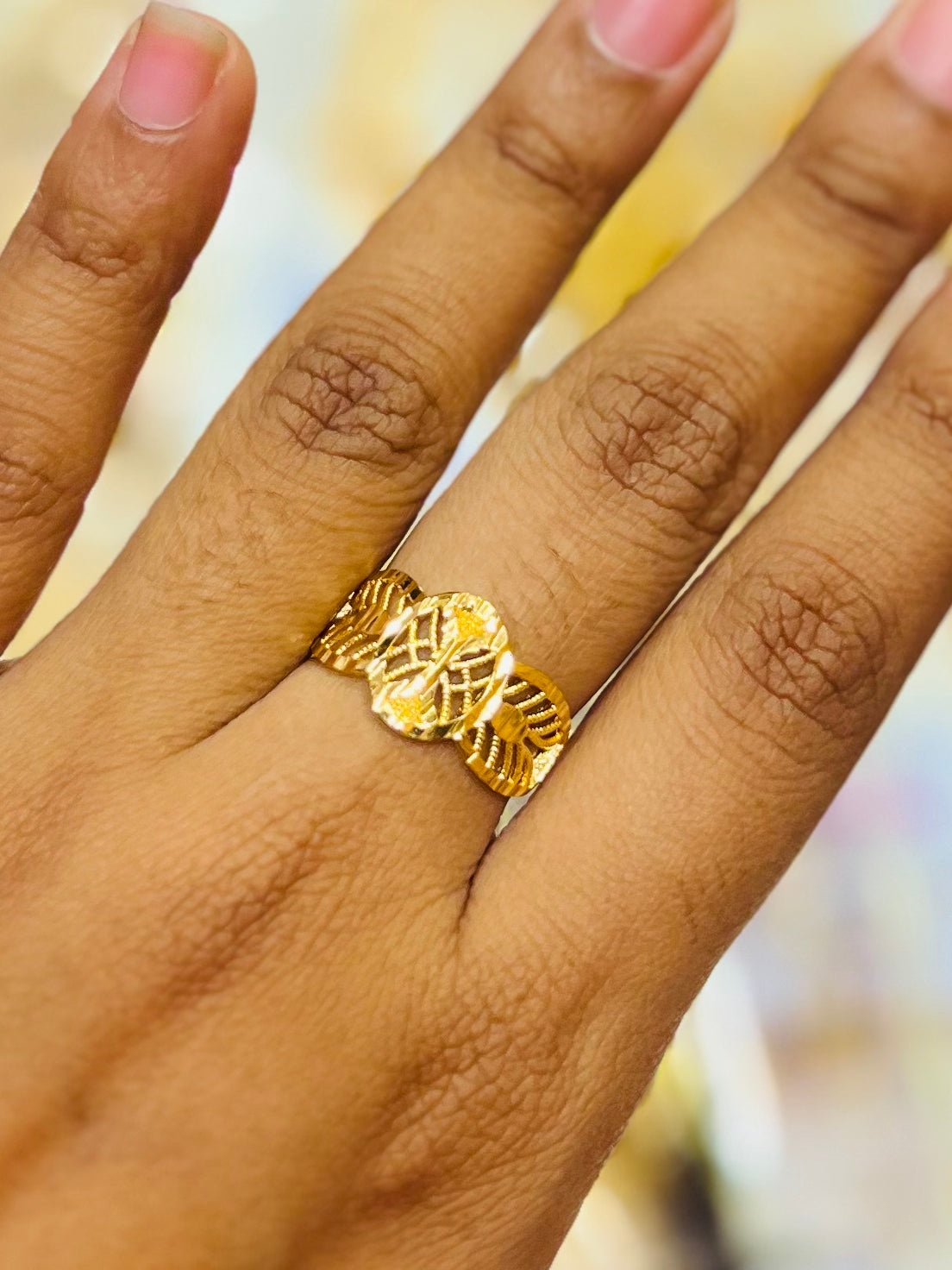 Classic Design Gold Polish Ring – Timeless Elegance