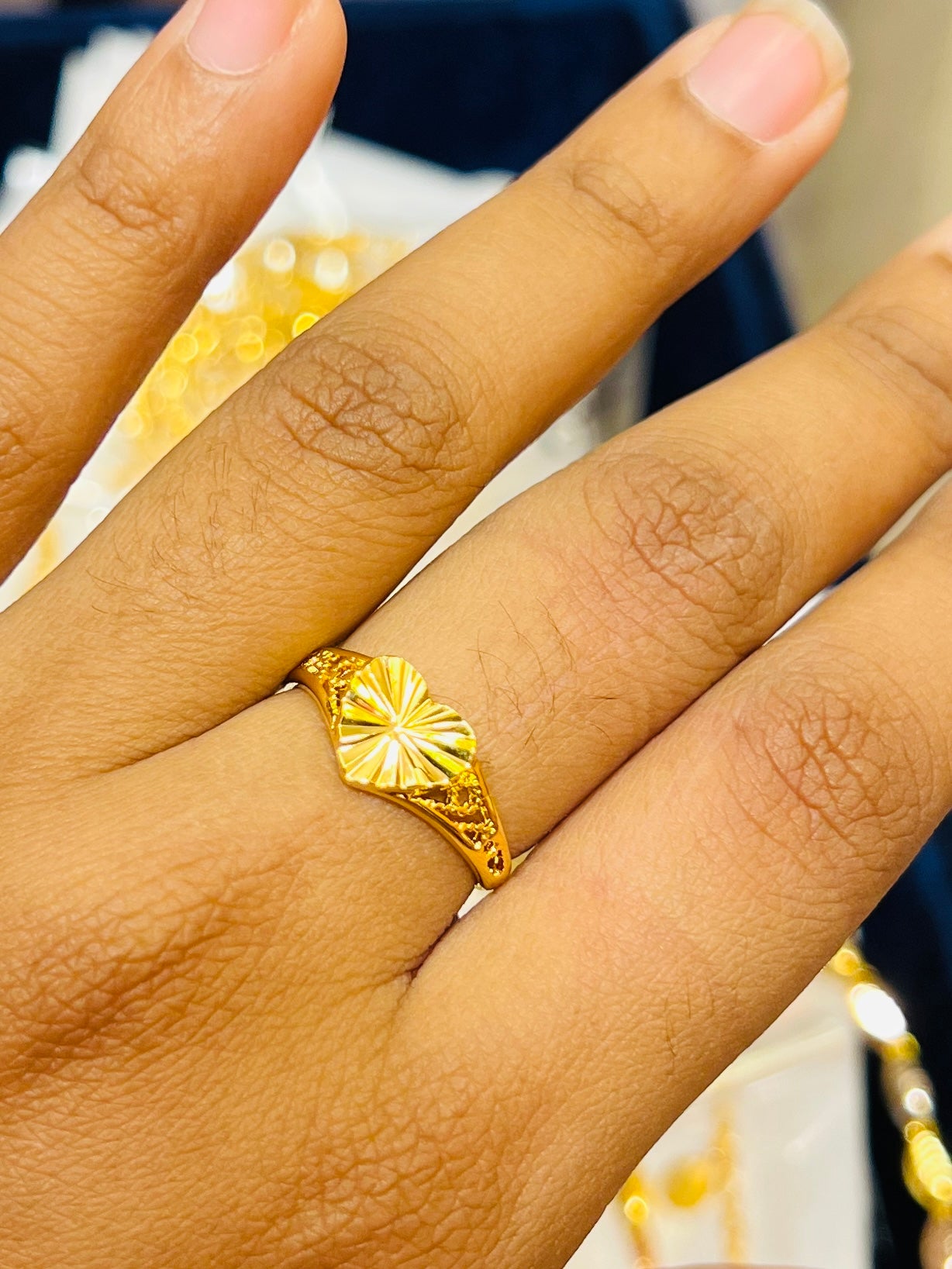 Minimal Design Gold Polish Ring – Clean Finish
