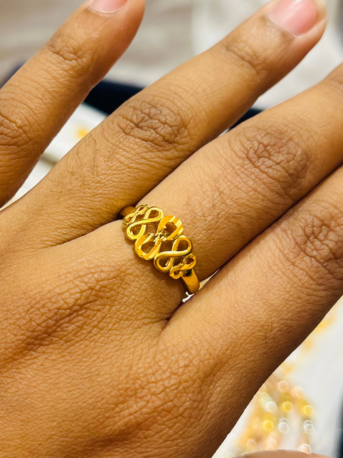 Stylish Gold Polish Ring – Modern Traditional Touch