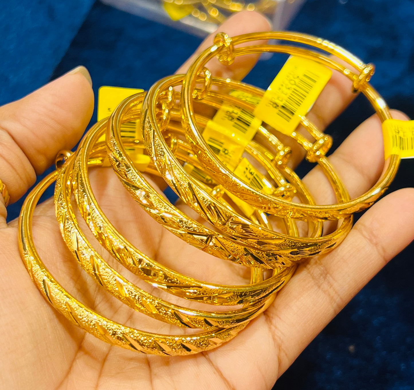 Exquisite Gold Plated Bangles – Stylish & Trendy (1 pcs)
