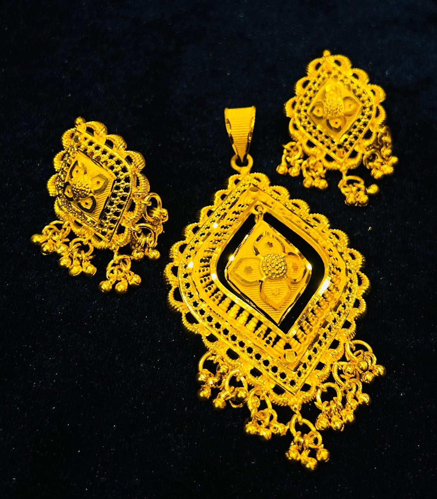Traditional Locket and Earring Combo – Graceful Look Mirpur Jewelry City