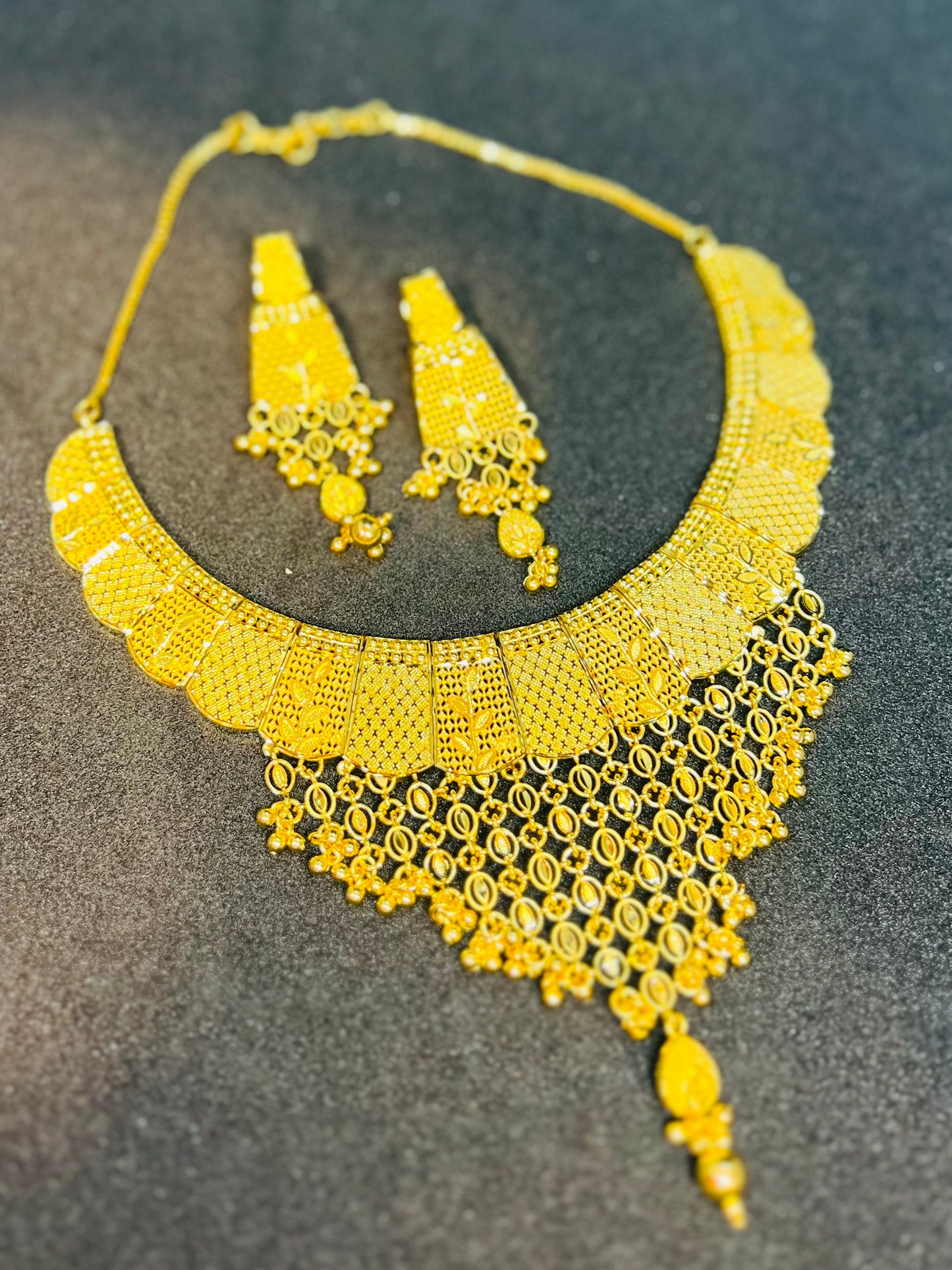 Classic 24k Gold Polish Necklace – Elegant Design