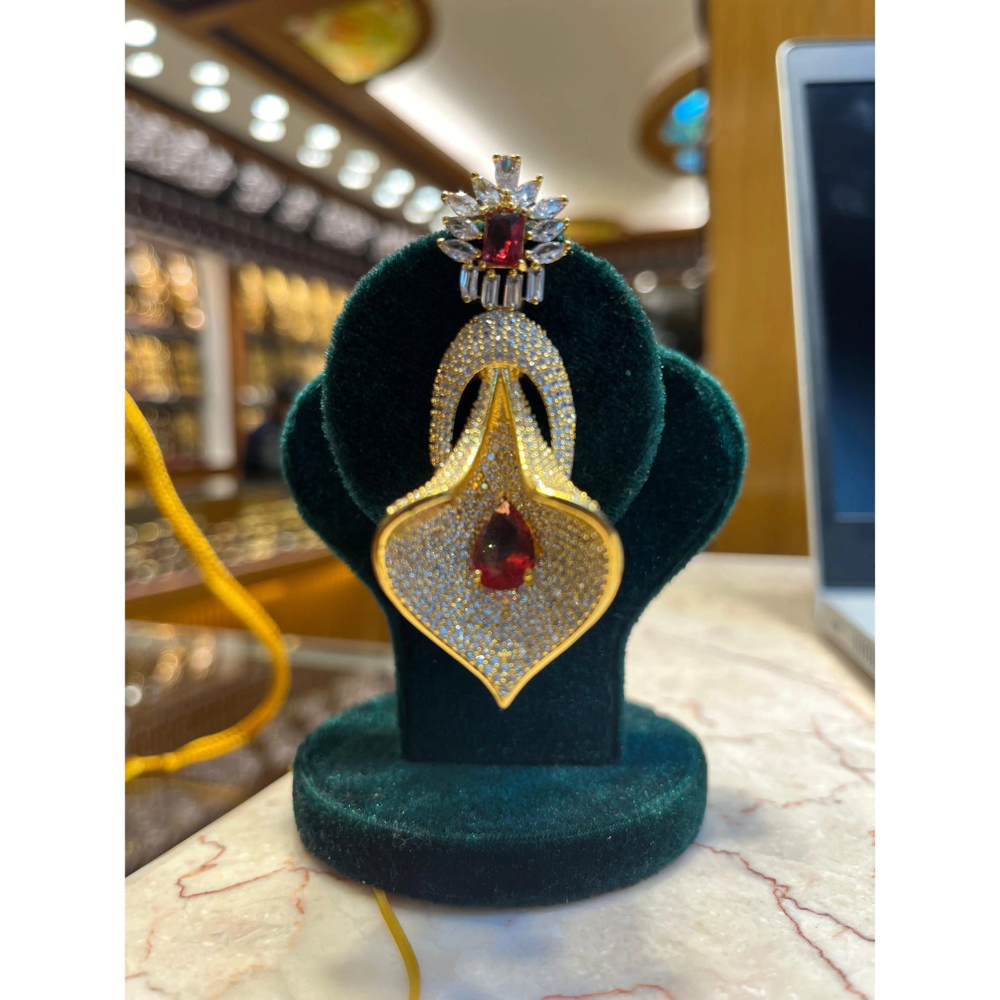 Timeless Radiance: Diamond Cut Bridal Necklace - Mirpur Jewelry City