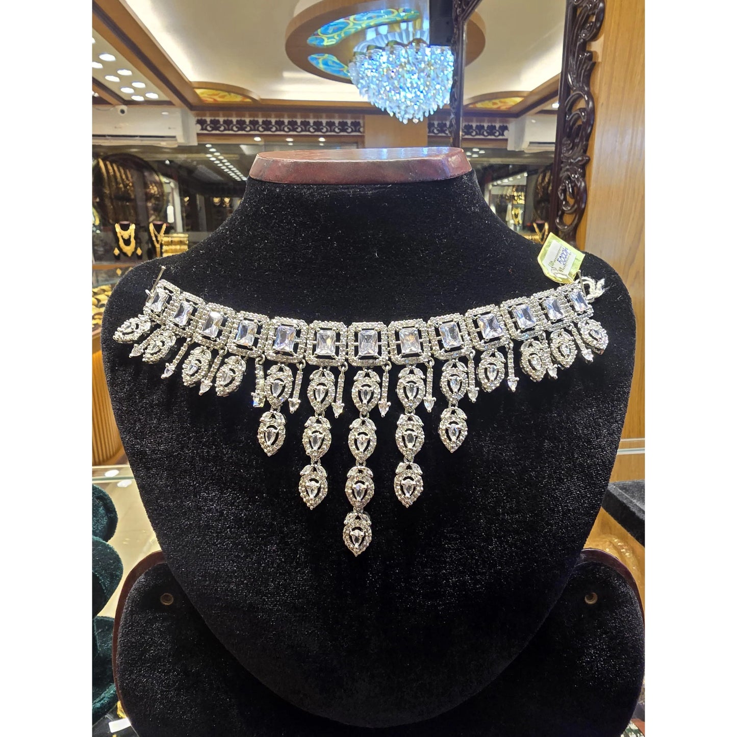 Timeless Radiance: Diamond Cut Bridal Necklace - Mirpur Jewelry City