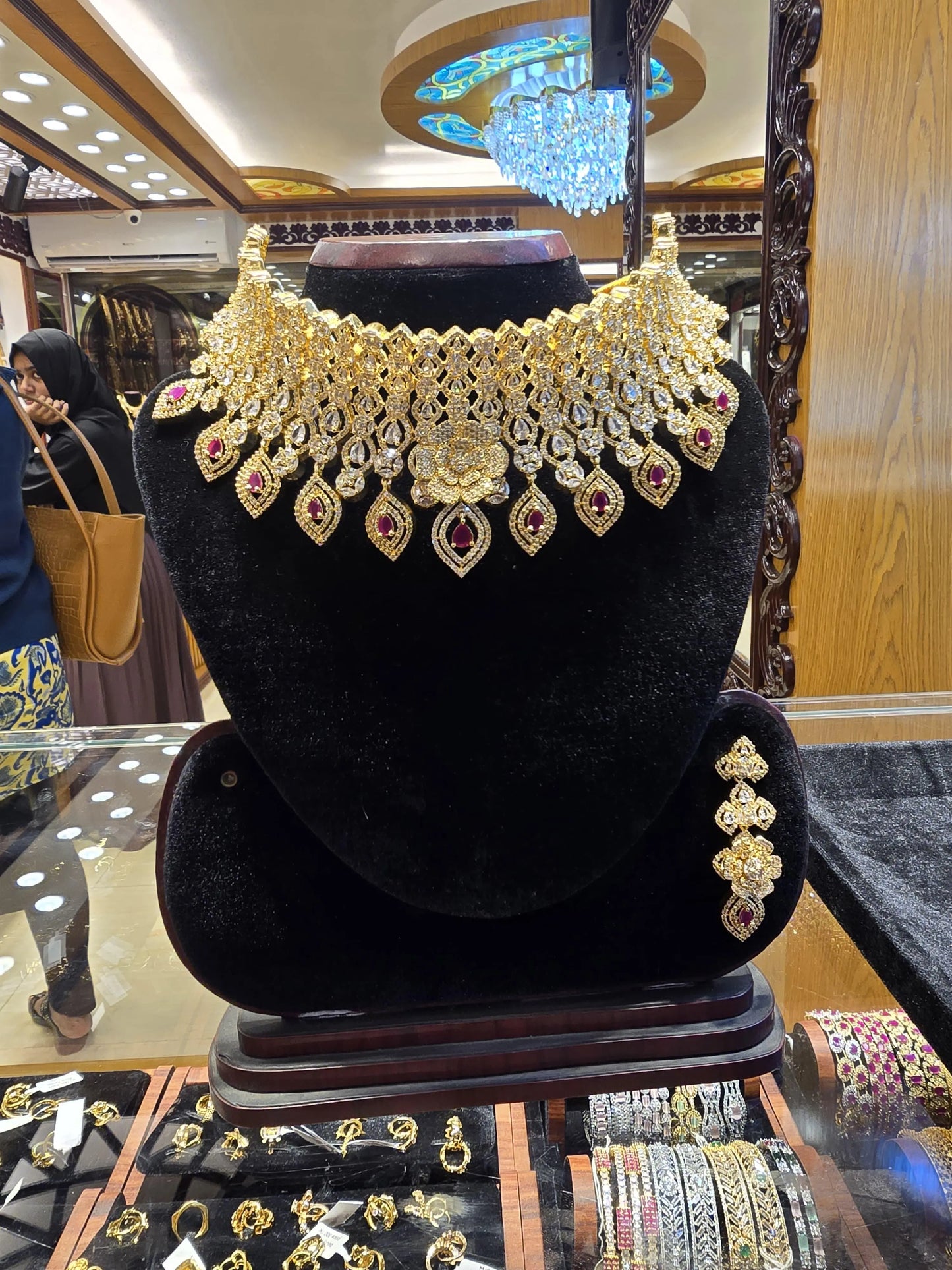 Timeless Radiance: Diamond Cut Bridal Necklace - Mirpur Jewelry City
