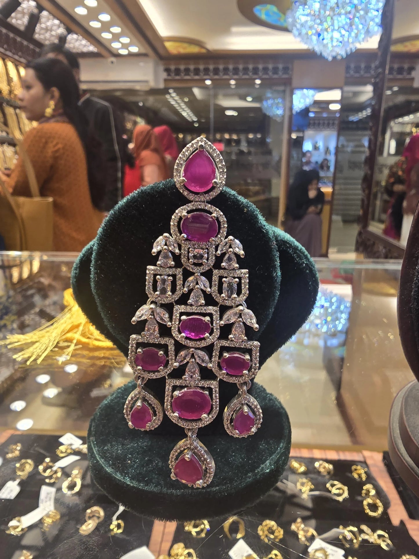 Timeless Radiance: Diamond Cut Bridal Necklace - Mirpur Jewelry City