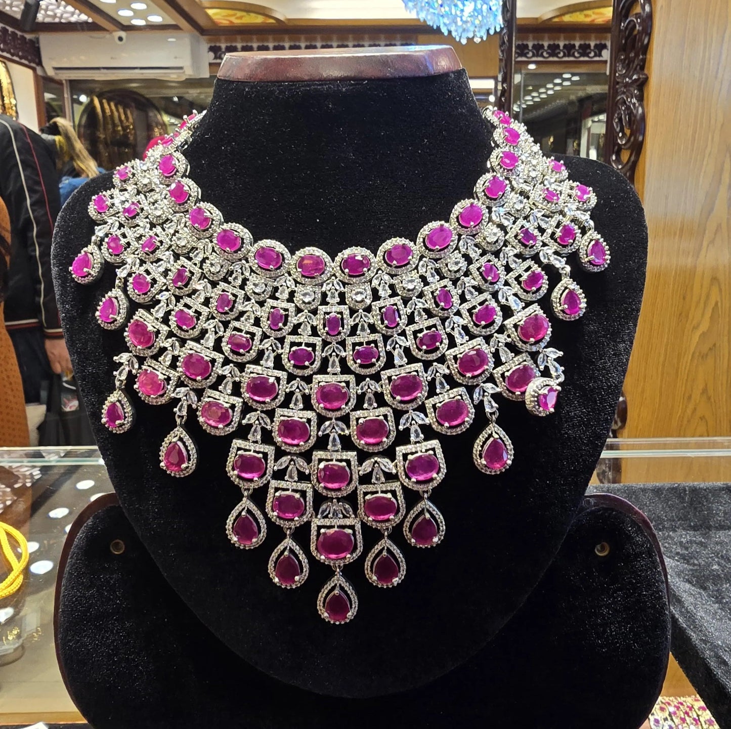 Timeless Radiance: Diamond Cut Bridal Necklace - Mirpur Jewelry City