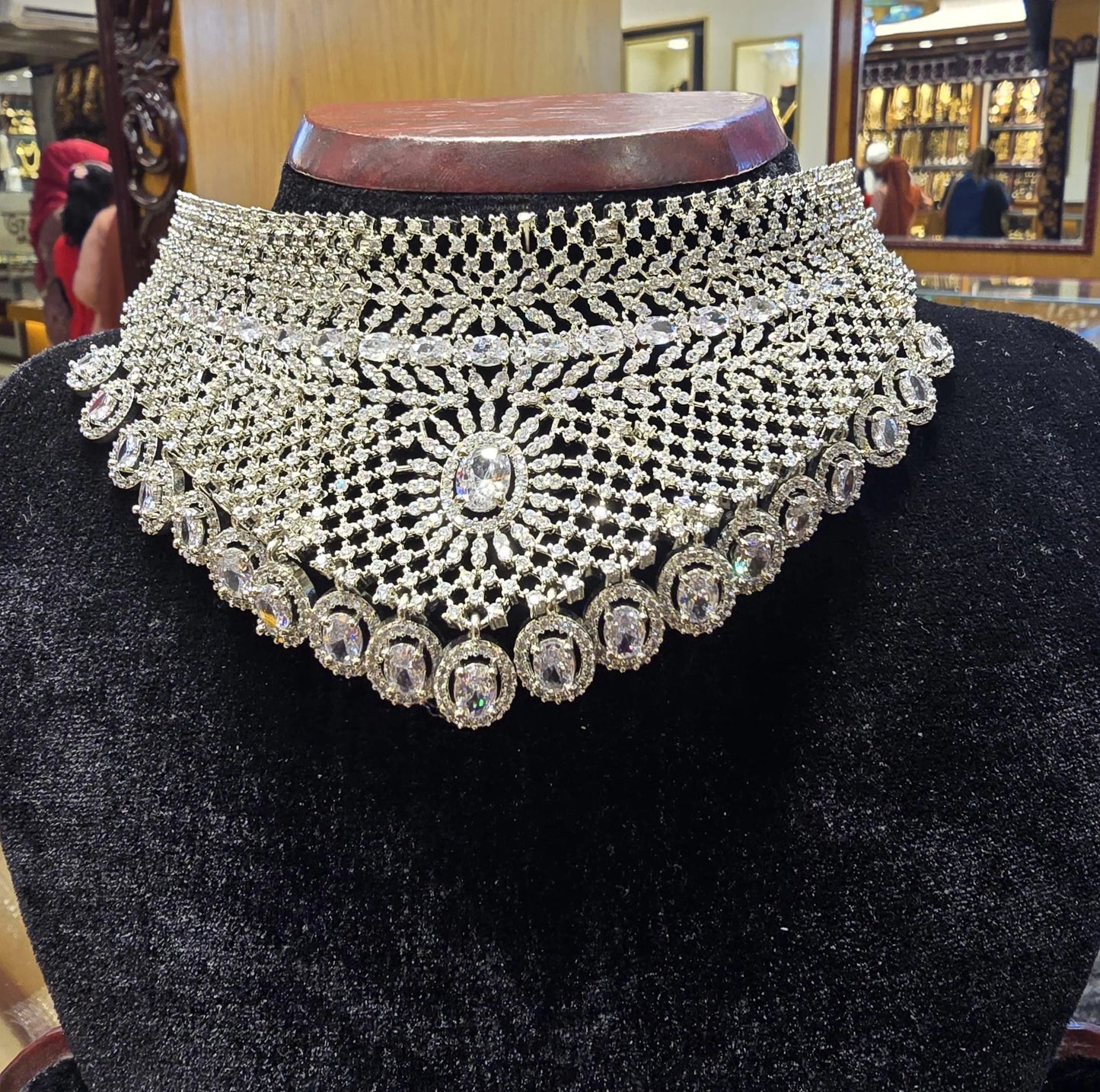 Timeless Radiance: Diamond Cut Bridal Necklace - Mirpur Jewelry City