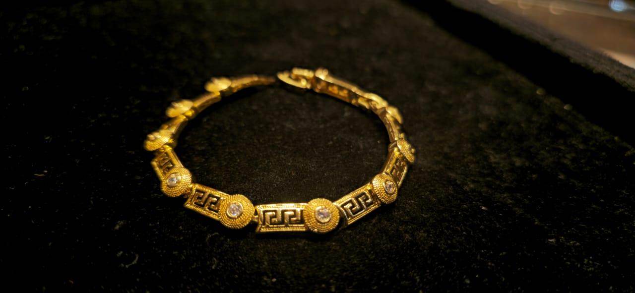 Gold-Plated Fashion Bracelet – Elegant Imitation Jewelry - Mirpur Jewelry City