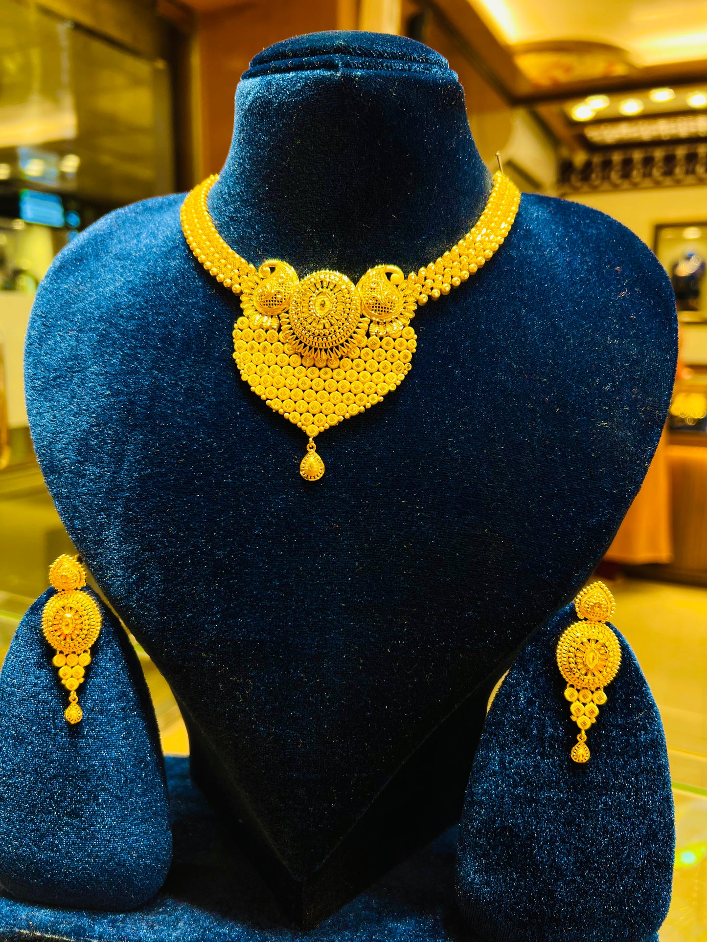 Grand Traditional Gold Polish Necklace – Premium Design