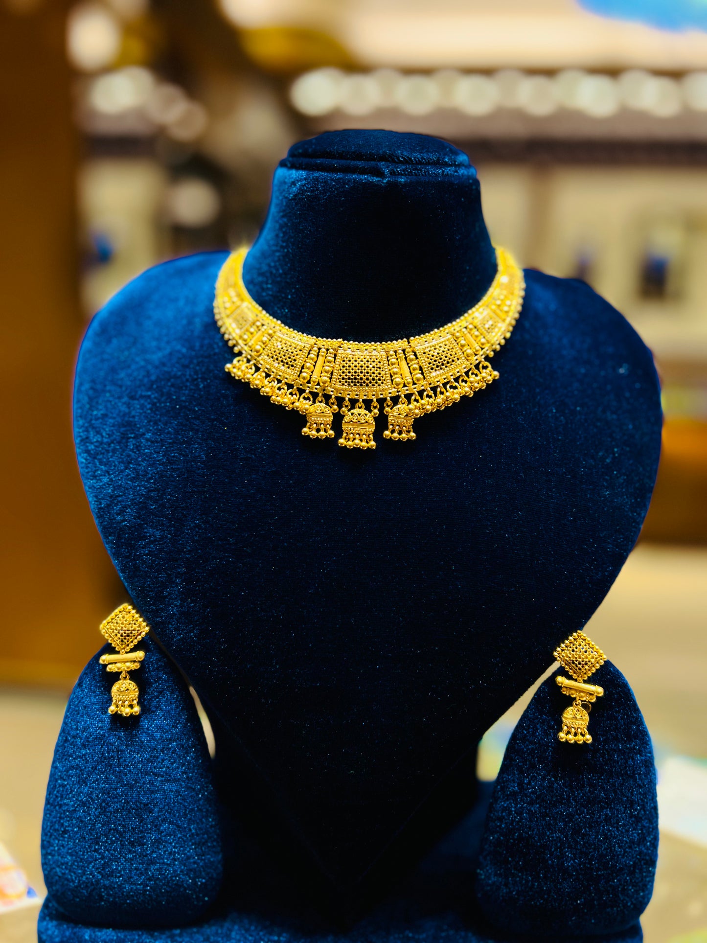 Exclusive Bridal Gold Necklace – Elegant Finish