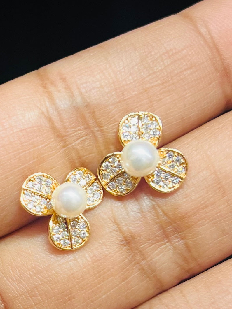 Sparkling Beauty Eartop ✨ | Premium Finish Design