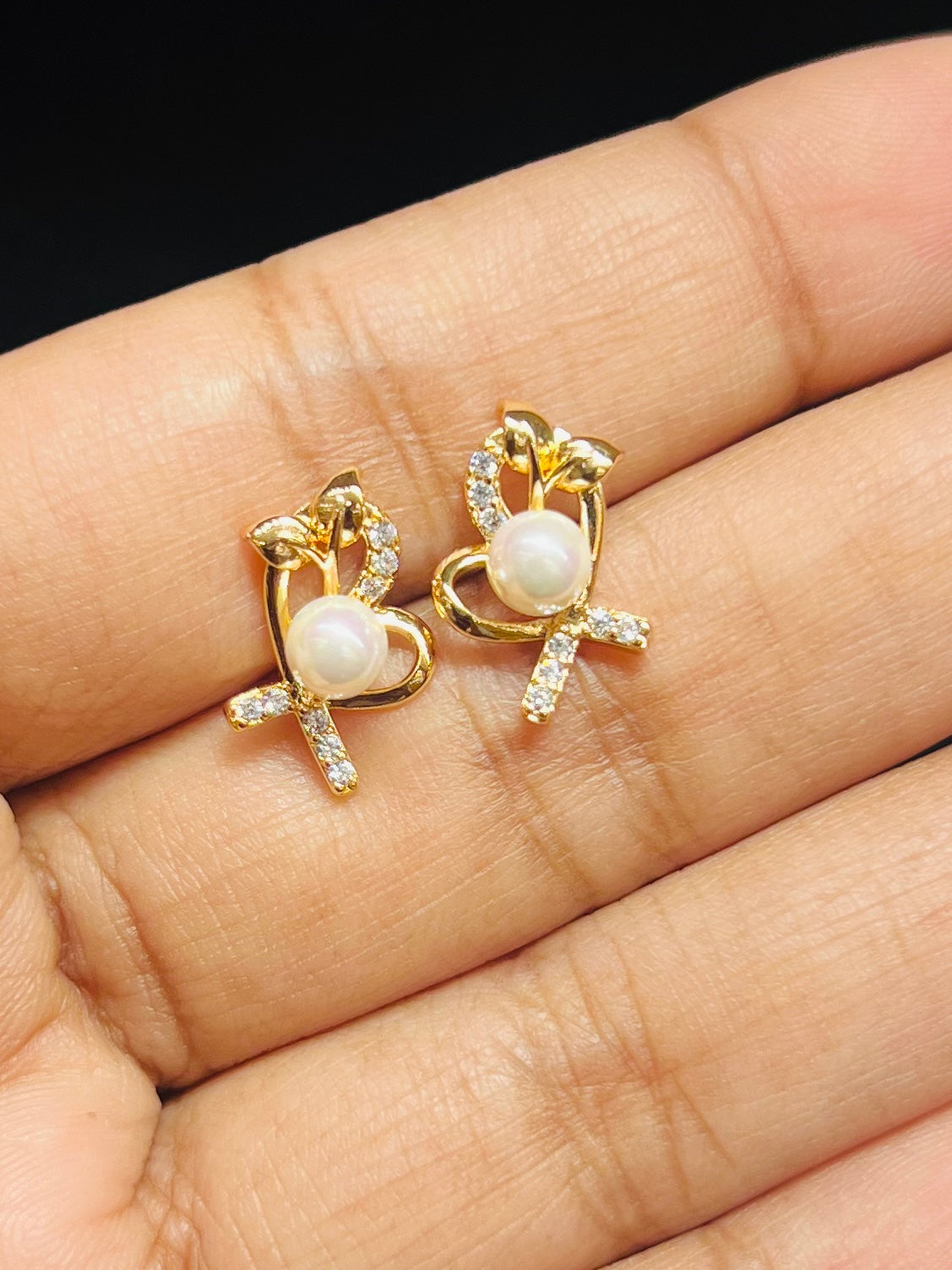 Graceful Gold Eartop 💫 | Lightweight & Comfortable
