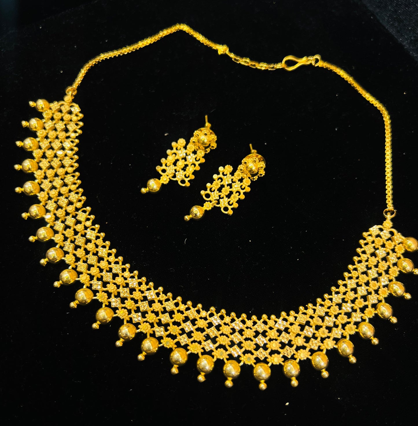 🌟 Floral Design Necklace – Trendy & Traditiona Mirpur Jewelry City