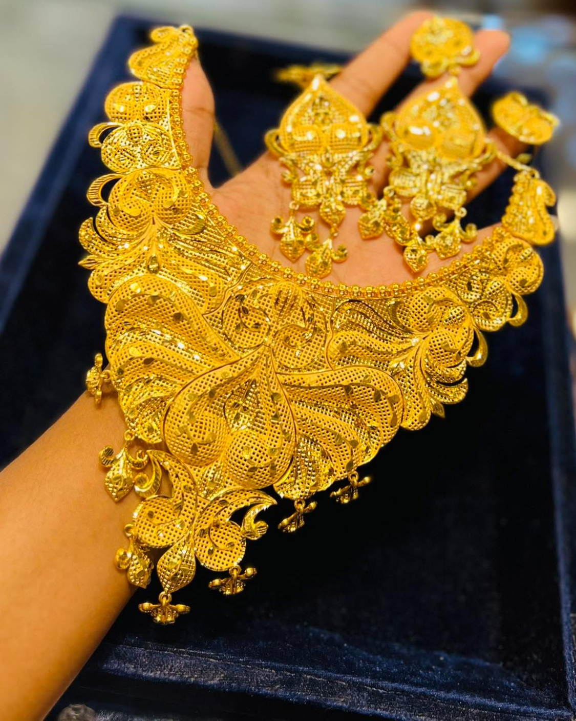 💖 Gemstone Pendant Necklace – A Blend of Fashion & Tradition Mirpur Jewelry City