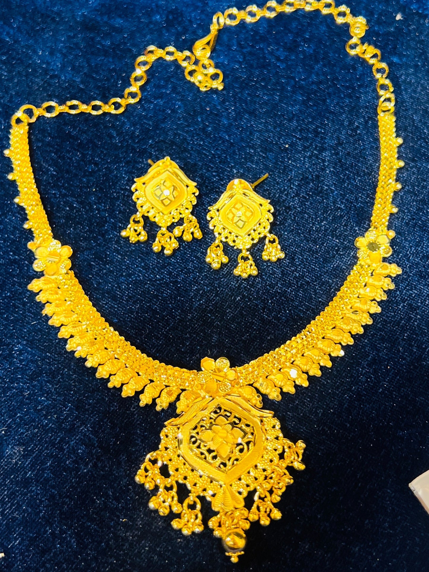 🌟 Floral Design Necklace – Trendy & Traditiona Mirpur Jewelry City