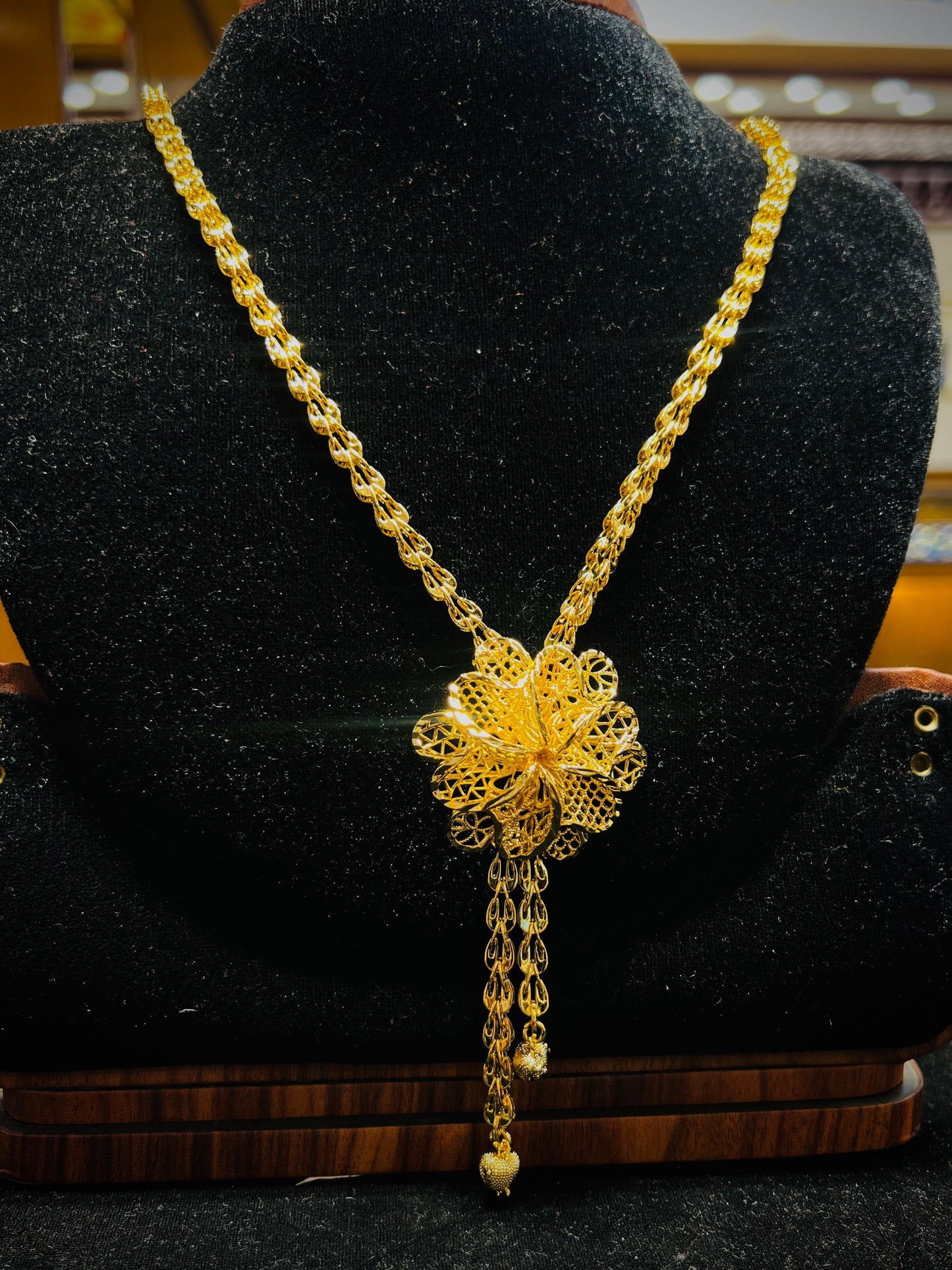 Minimal & Graceful Mop Chain Necklace Mirpur Jewelry City