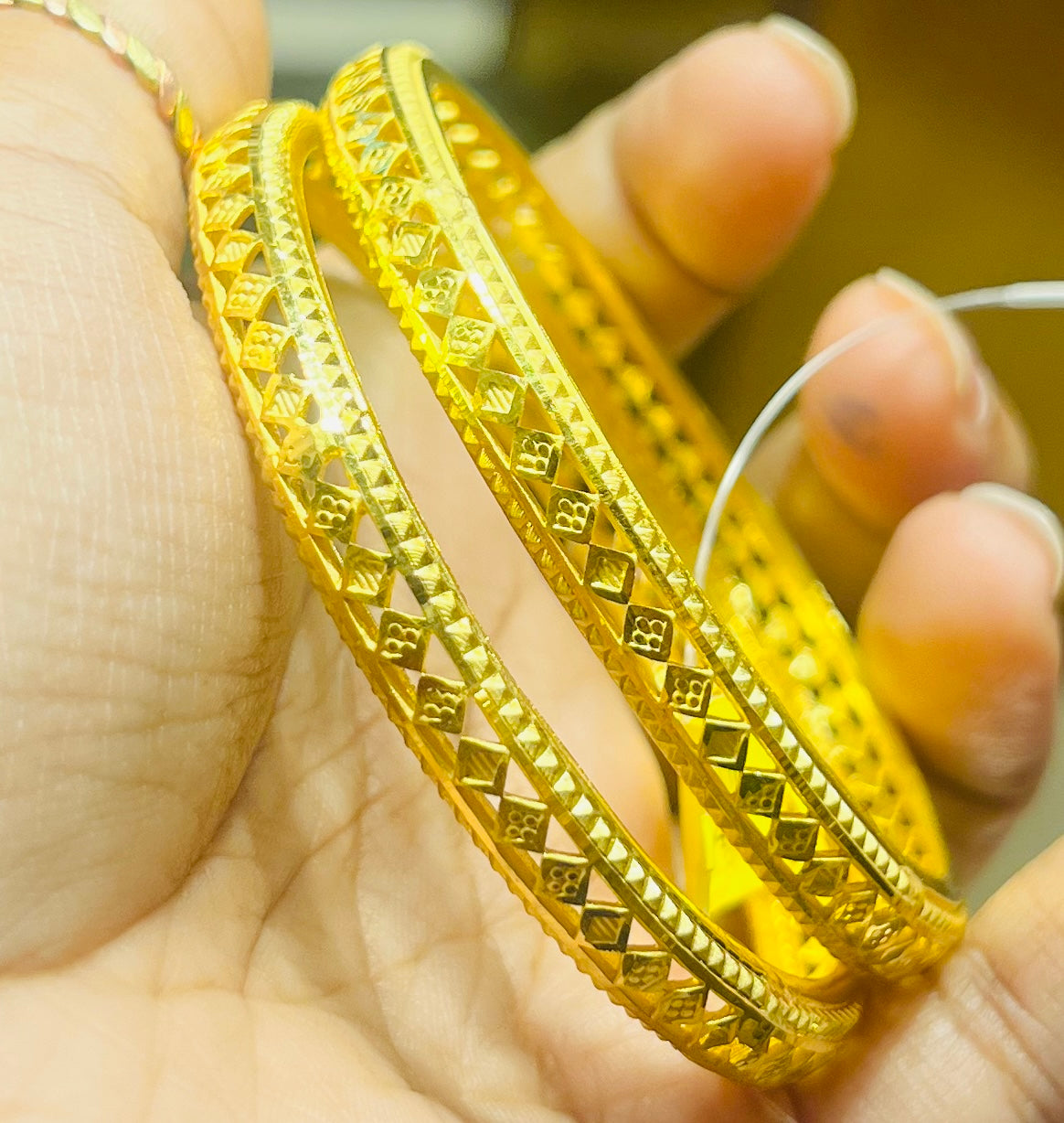 Luxury Finish 22K Gold Polish Churi (1 Pair) Mirpur Jewelry City