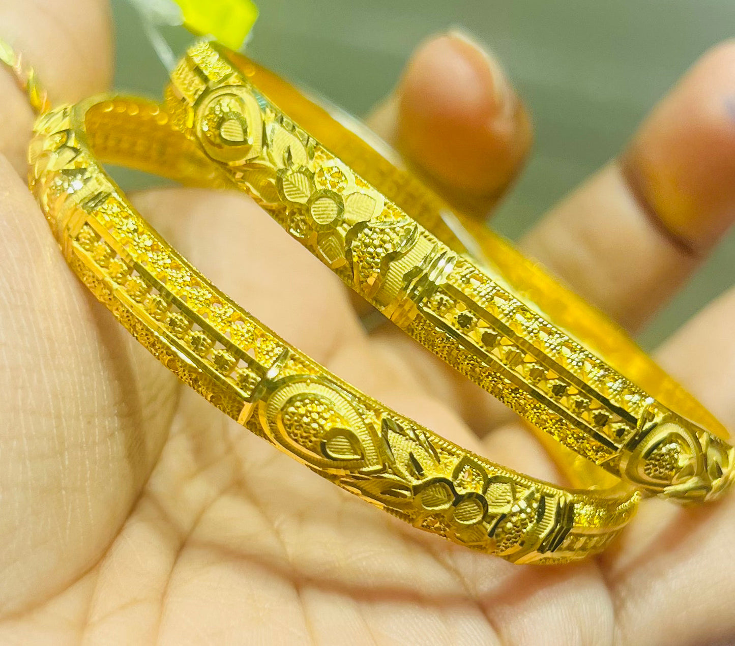 Classic Design 22K Gold Polish Churi (1 Pair) Mirpur Jewelry City