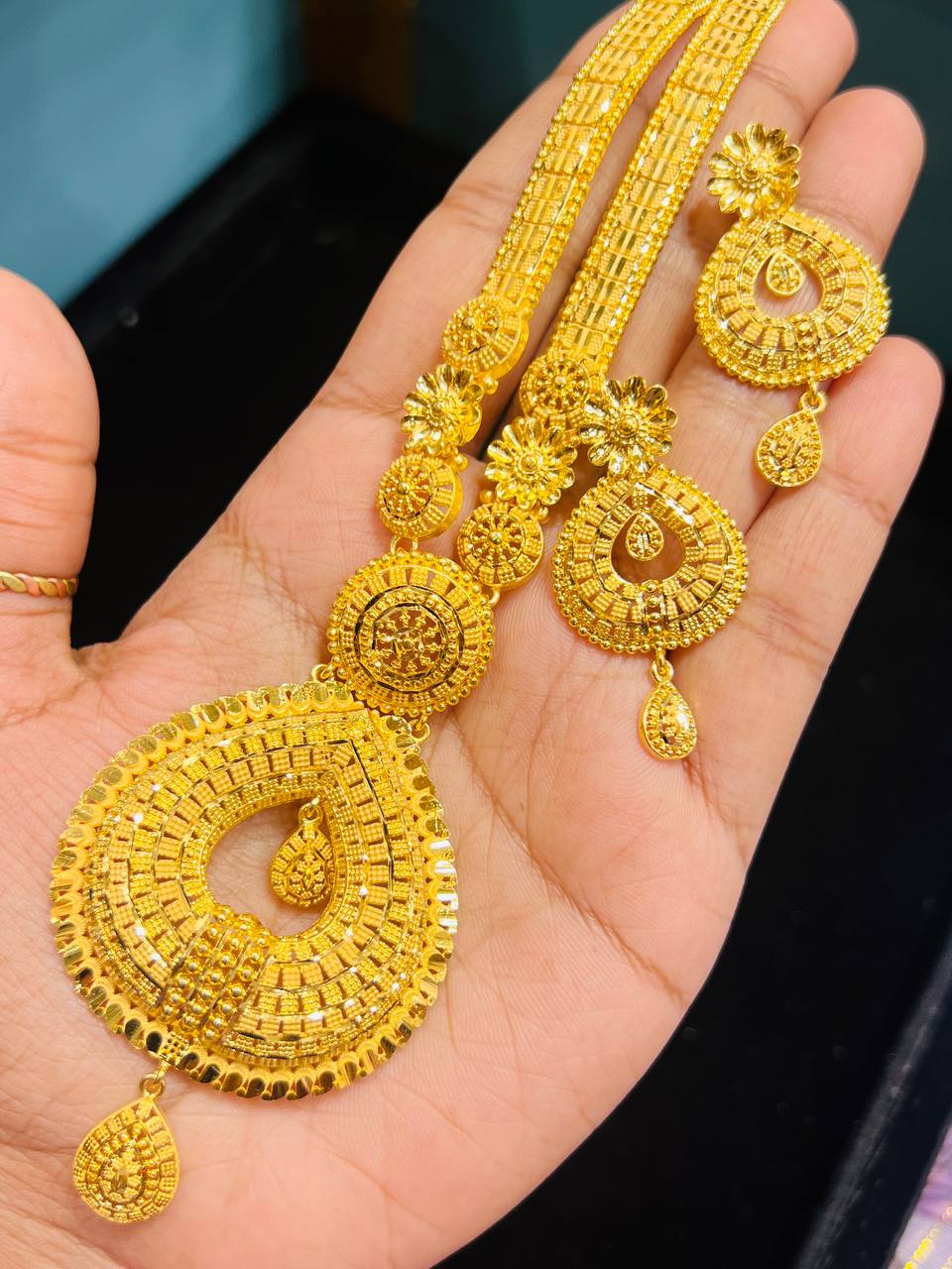 Traditional Shita Har – Premium Finish Collection