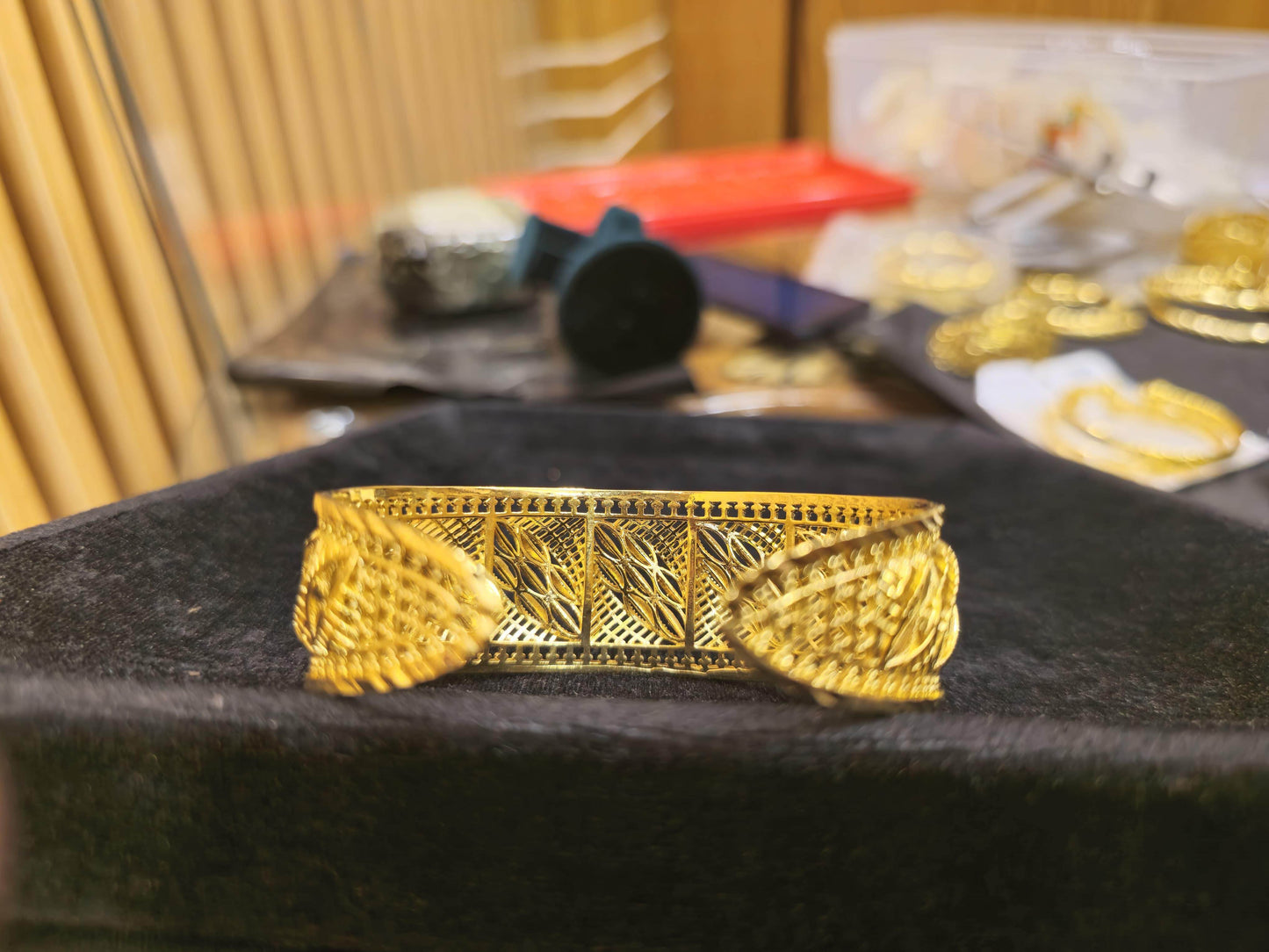 Gold-Plated Fashion Bracelet – Elegant Imitation Jewelry - Mirpur Jewelry City