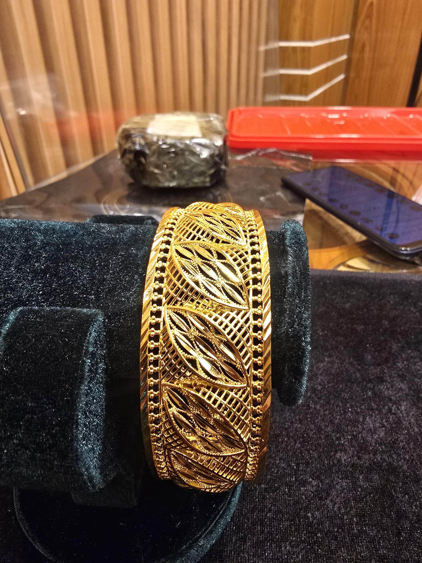 Gold-Plated Fashion Bracelet – Elegant Imitation Jewelry - Mirpur Jewelry City