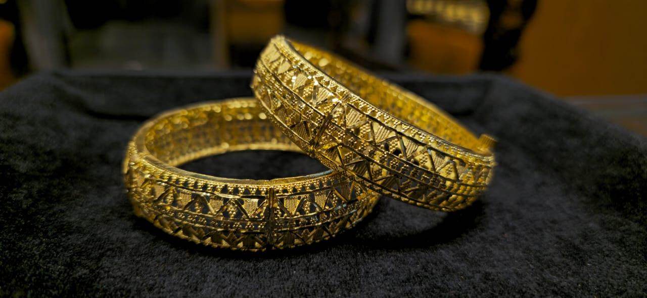 Elegant Gold-Plated Chur – Timeless Bangladeshi Craftsmanship - Mirpur Jewelry City