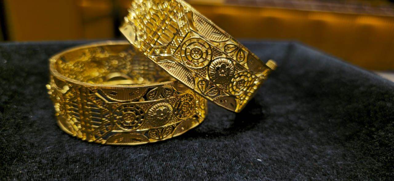 Elegant Gold-Plated Chur – Timeless Bangladeshi Craftsmanship - Mirpur Jewelry City