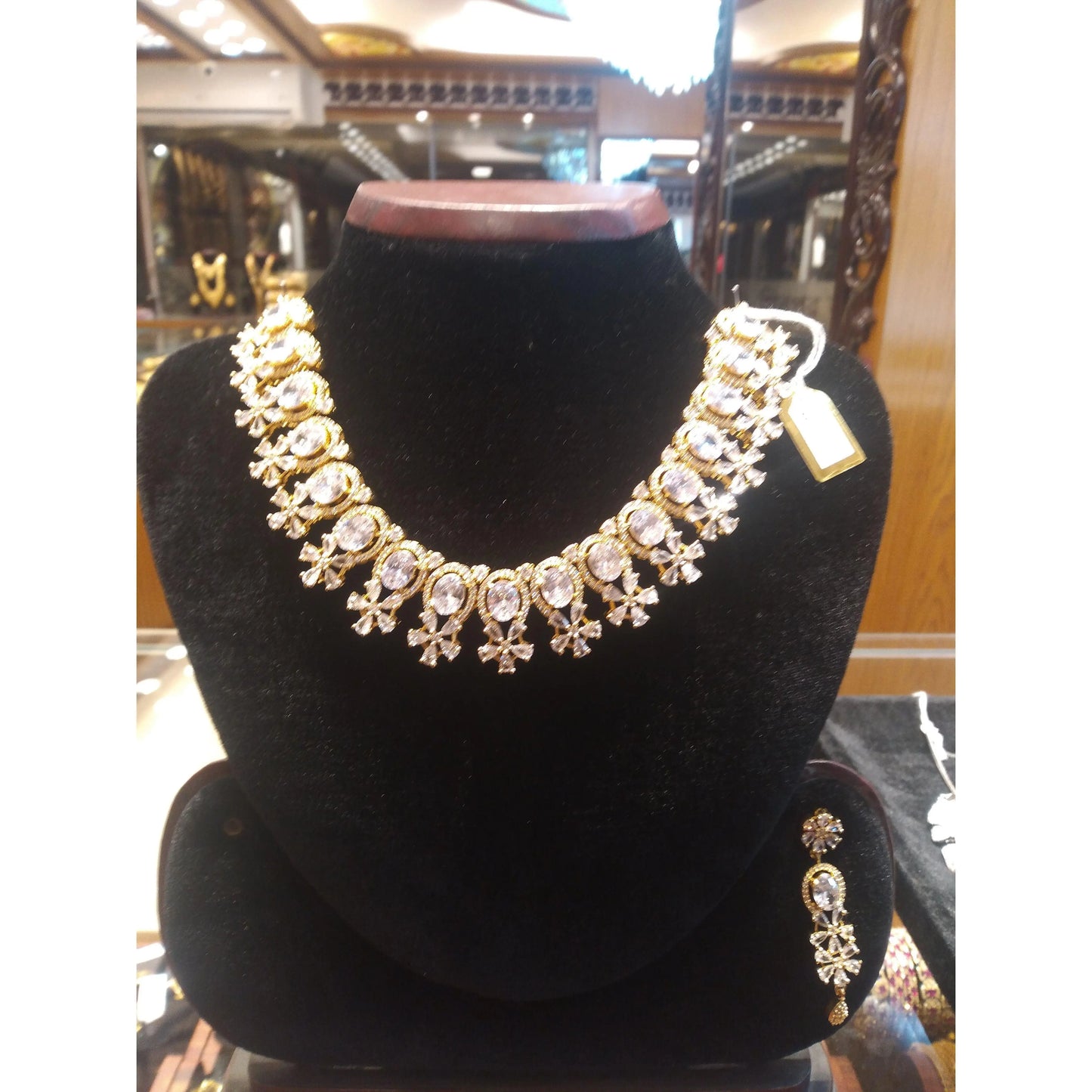 Timeless Radiance: Diamond Cut Bridal Necklace - Mirpur Jewelry City
