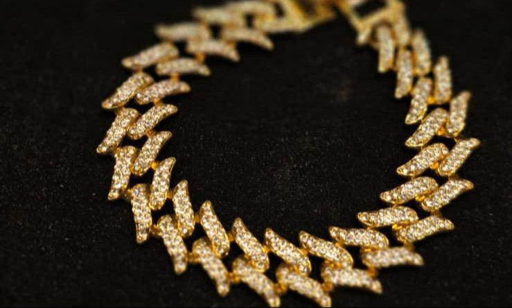 Elegant Gold-Plated unisex Bracelet – Timeless Beauty & Shine - Mirpur Jewelry City
