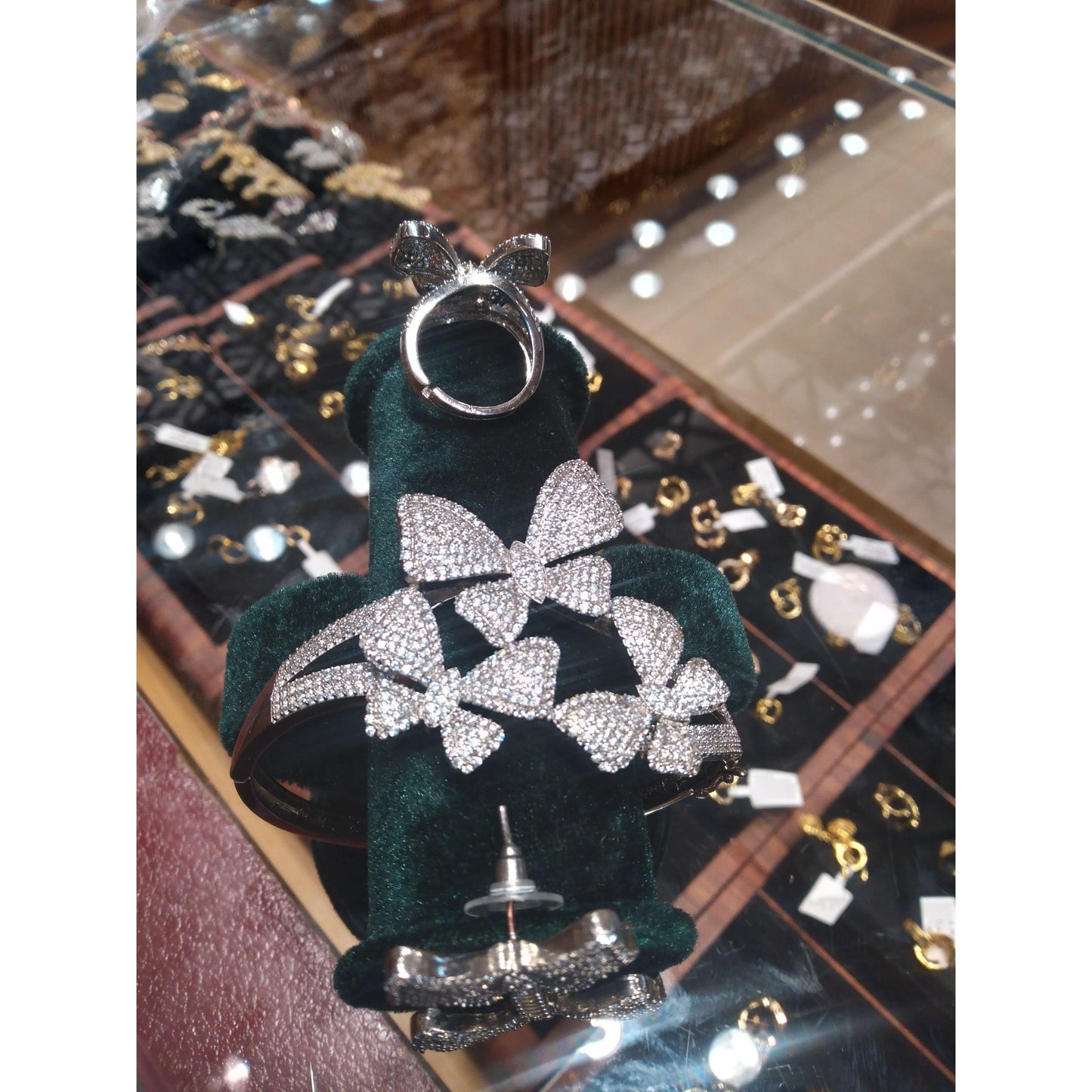 Timeless Radiance: Diamond Cut Bridal Necklace - Mirpur Jewelry City