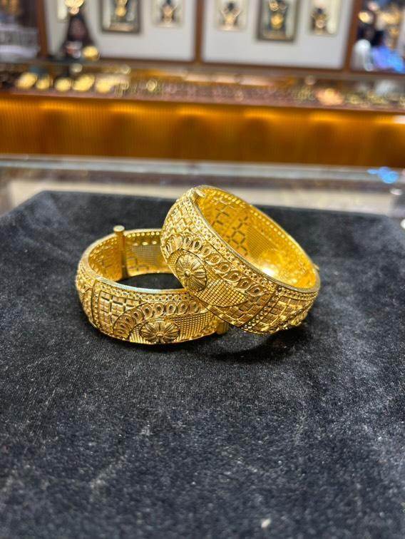 Elegant Gold-Plated Chur – Timeless Bangladeshi Craftsmanship - Mirpur Jewelry City