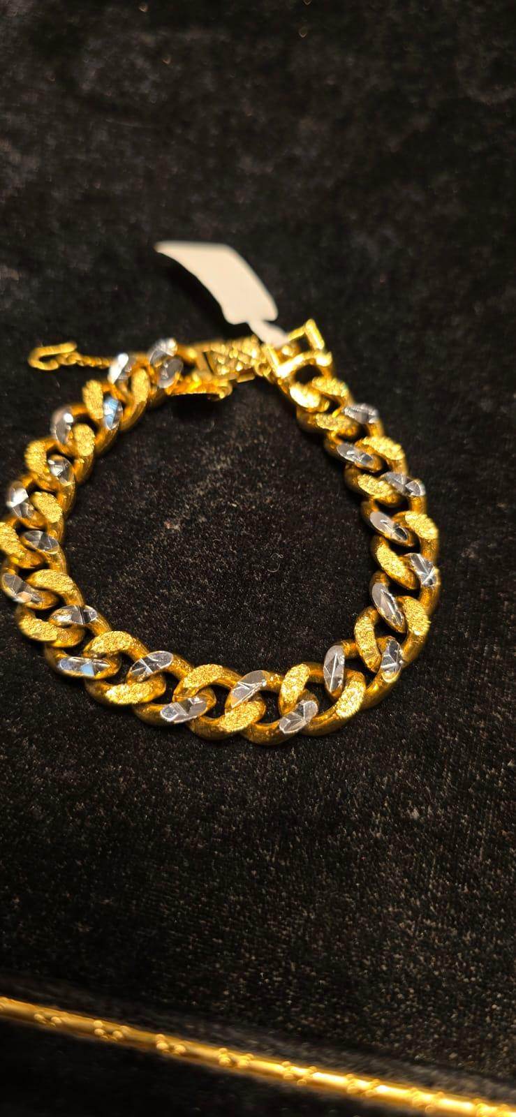 Elegant Gold-Plated Unisex Bracelet – Timeless Beauty & Shine - Mirpur Jewelry City