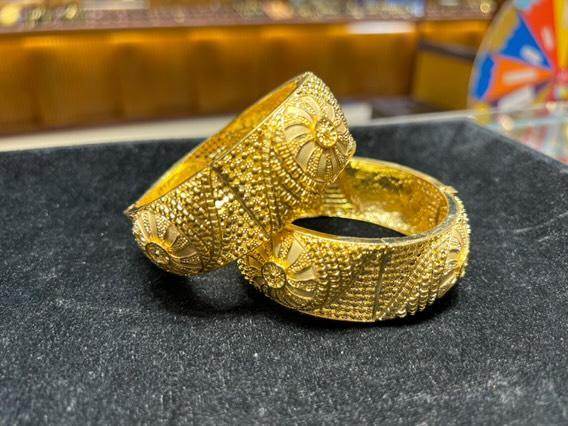 Elegant Gold-Plated Chur