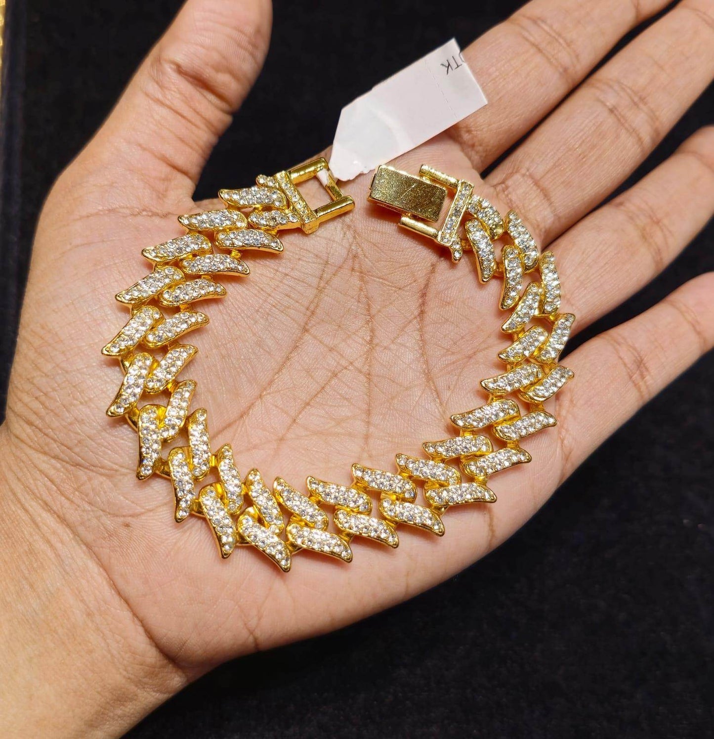 Elegant Gold-Plated unisex Bracelet – Timeless Beauty & Shine - Mirpur Jewelry City
