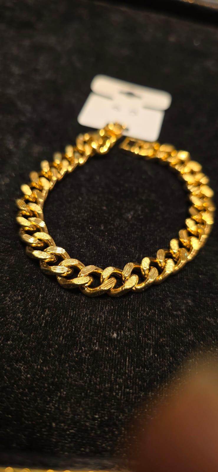 Elegant Gold-Plated Unisex Bracelet – Timeless Beauty & Shine - Mirpur Jewelry City