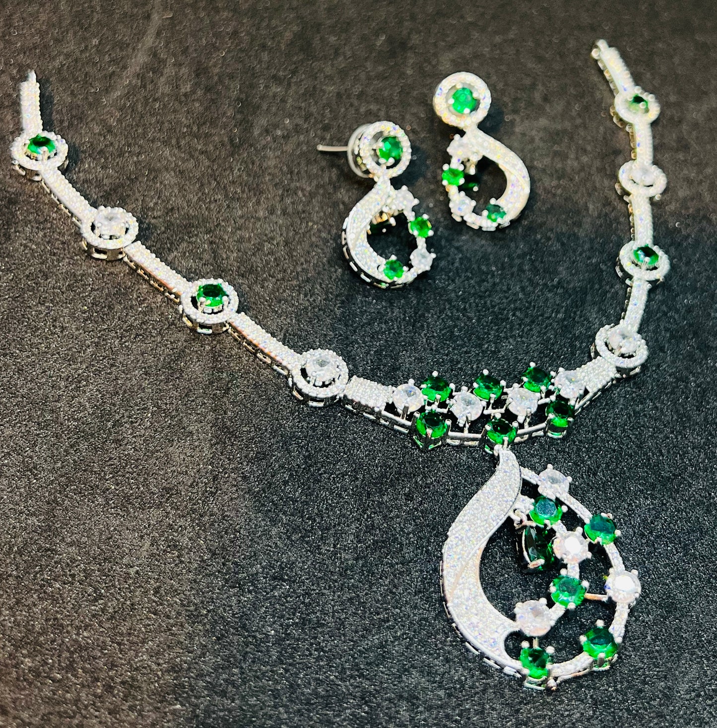 Royal Diamond Cut Necklace & Earrings Set