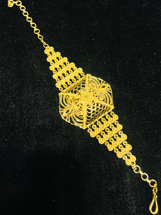 Premium 22k Gold Polish Forming Mantasha | Timeless Traditional Look