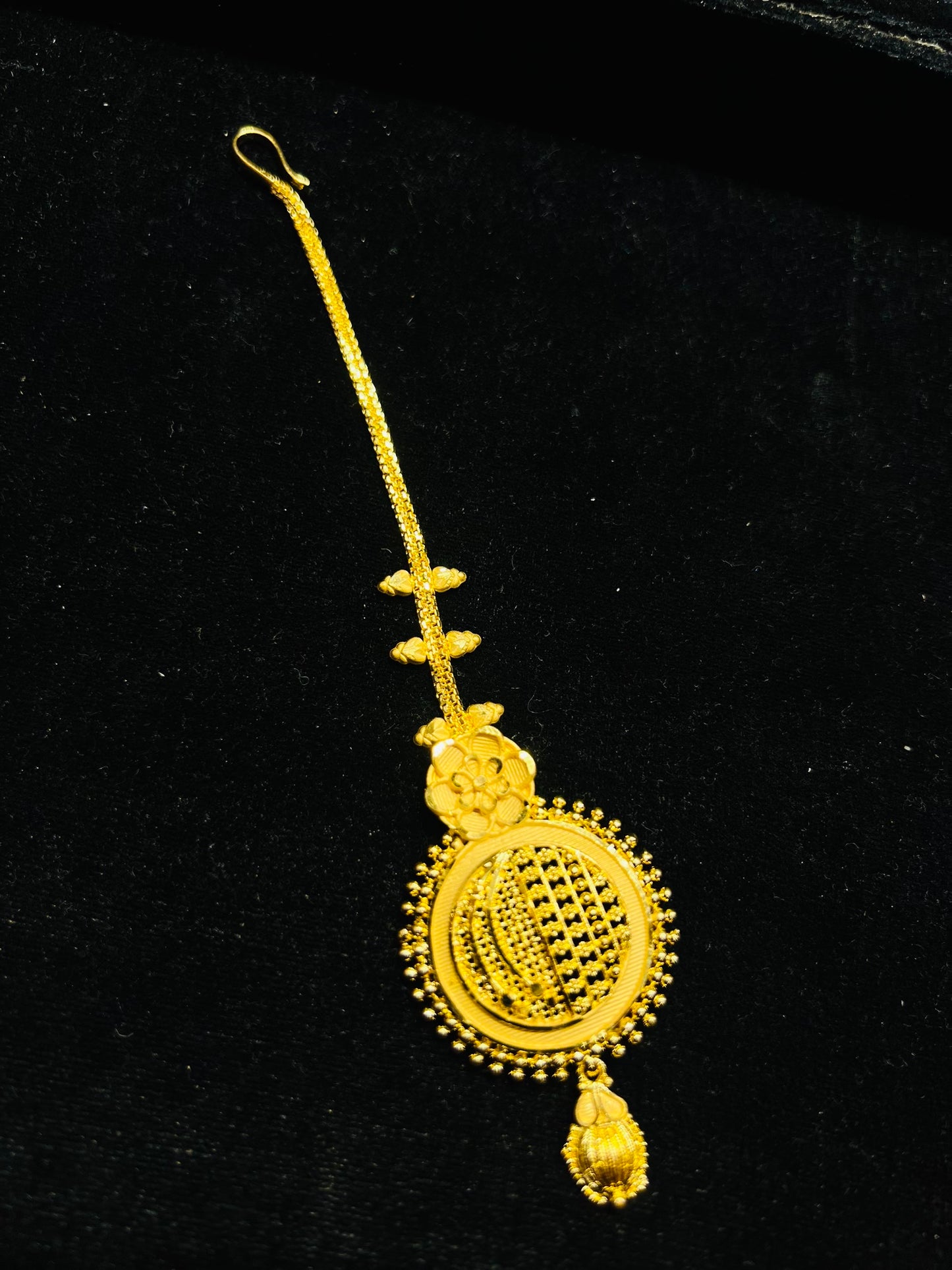Stylish Simple Tikli – Simple Traditional Touch