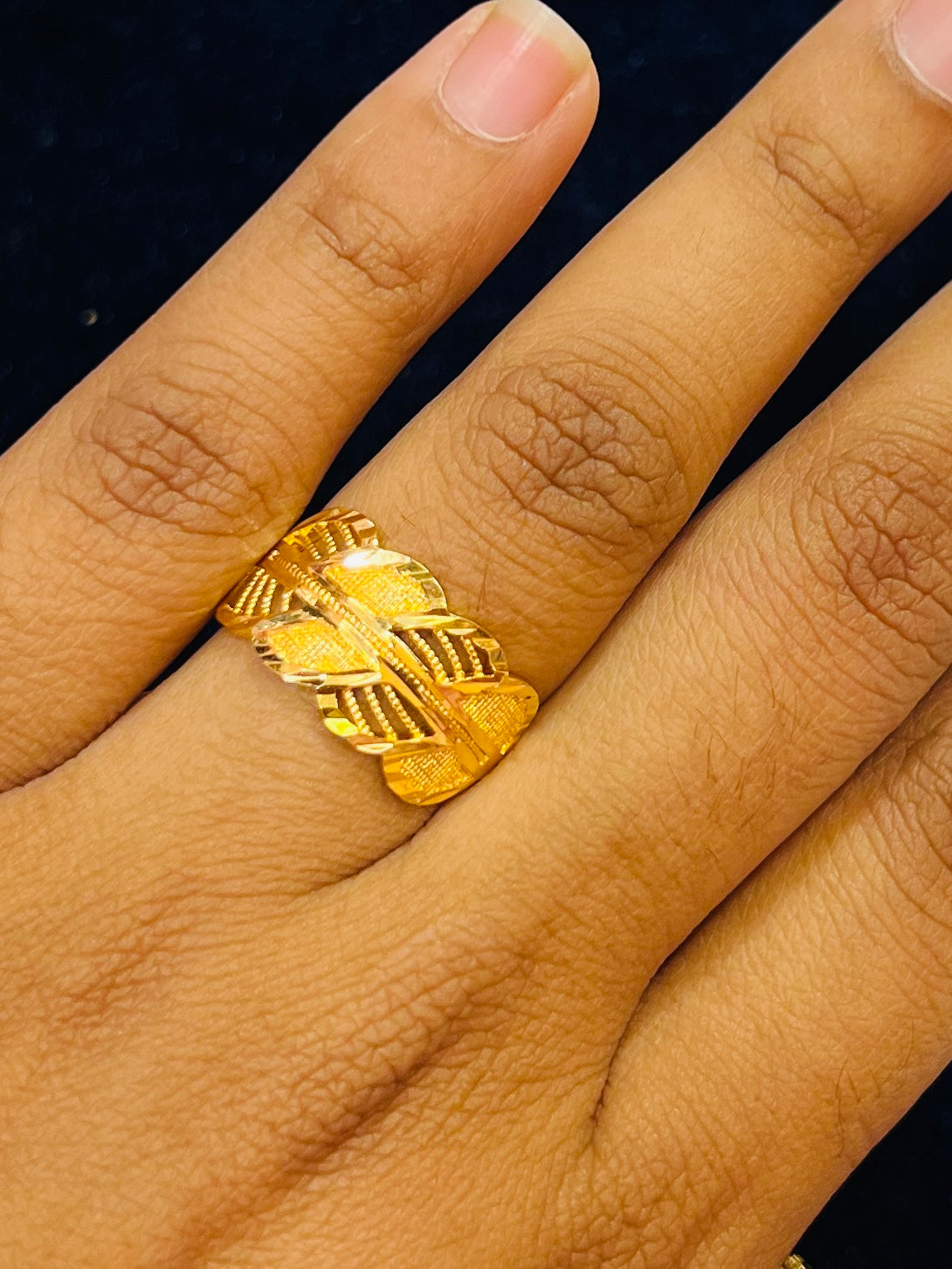 Traditional Gold Polish Ring – Graceful Style