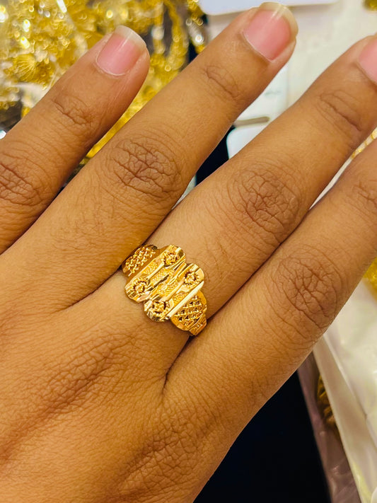 Royal Gold Polish Ring – Classic Traditional Look