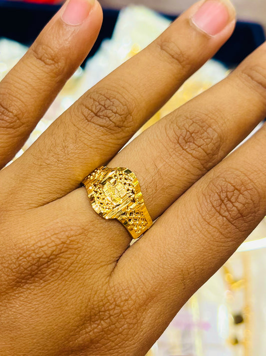 Lightweight Gold Polish Ring | Comfortable Wear