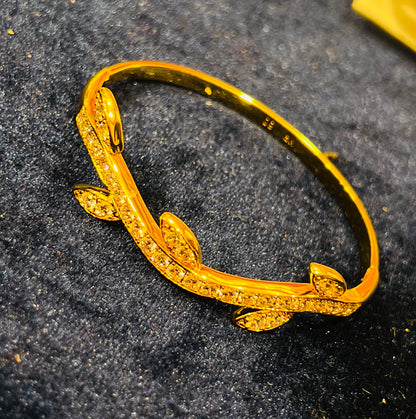 Stylish Gold Plated Churi Bracelet – Modern Luxury Look