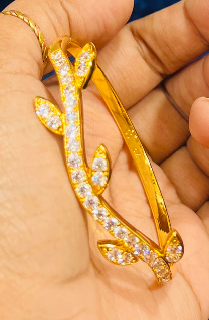 Stylish Gold Plated Churi Bracelet – Modern Luxury Look