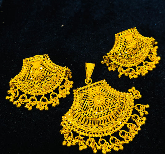 Minimal Locket and Earring Combo – Elegant Everyday Set