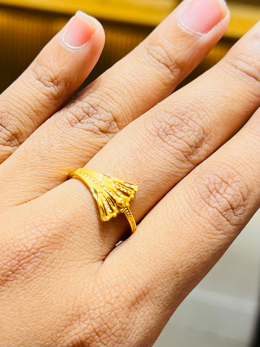 Queen’s Choice Ring 👑 | Premium Gold Polish Collection